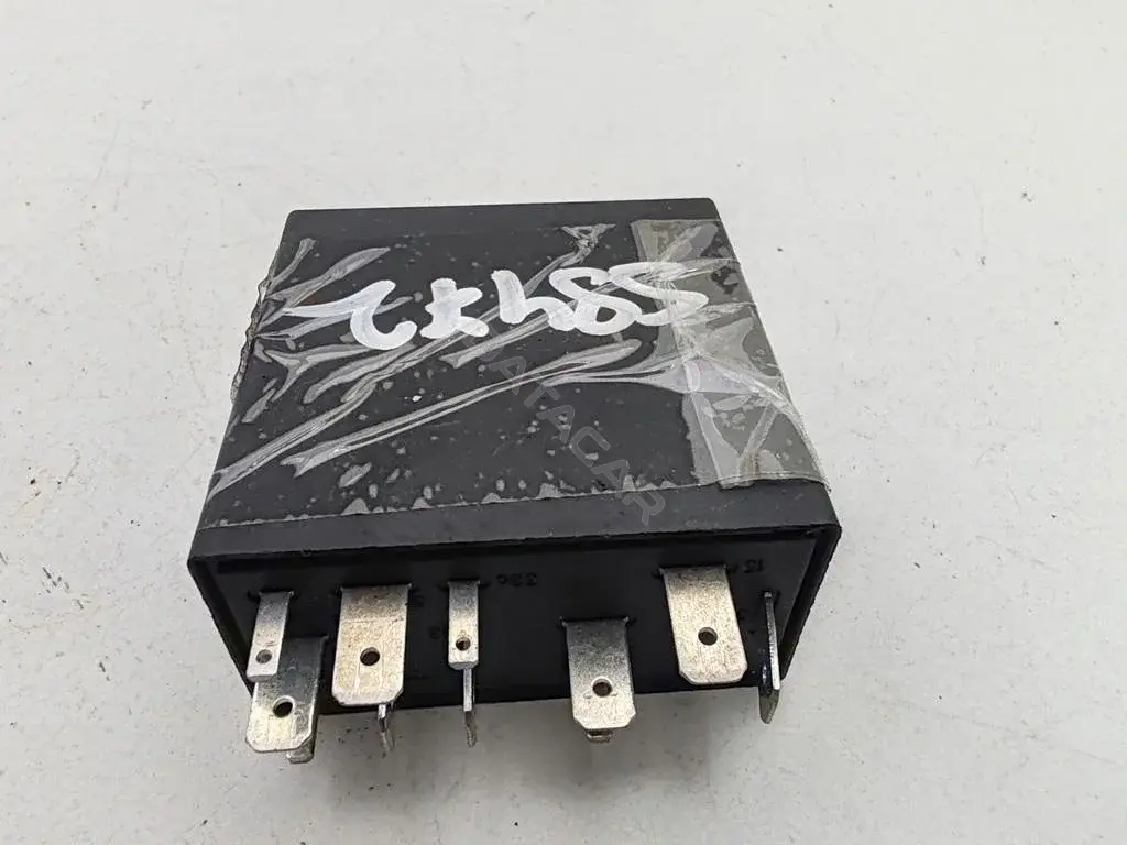 Реле стеклоочистителя 4B0955531A