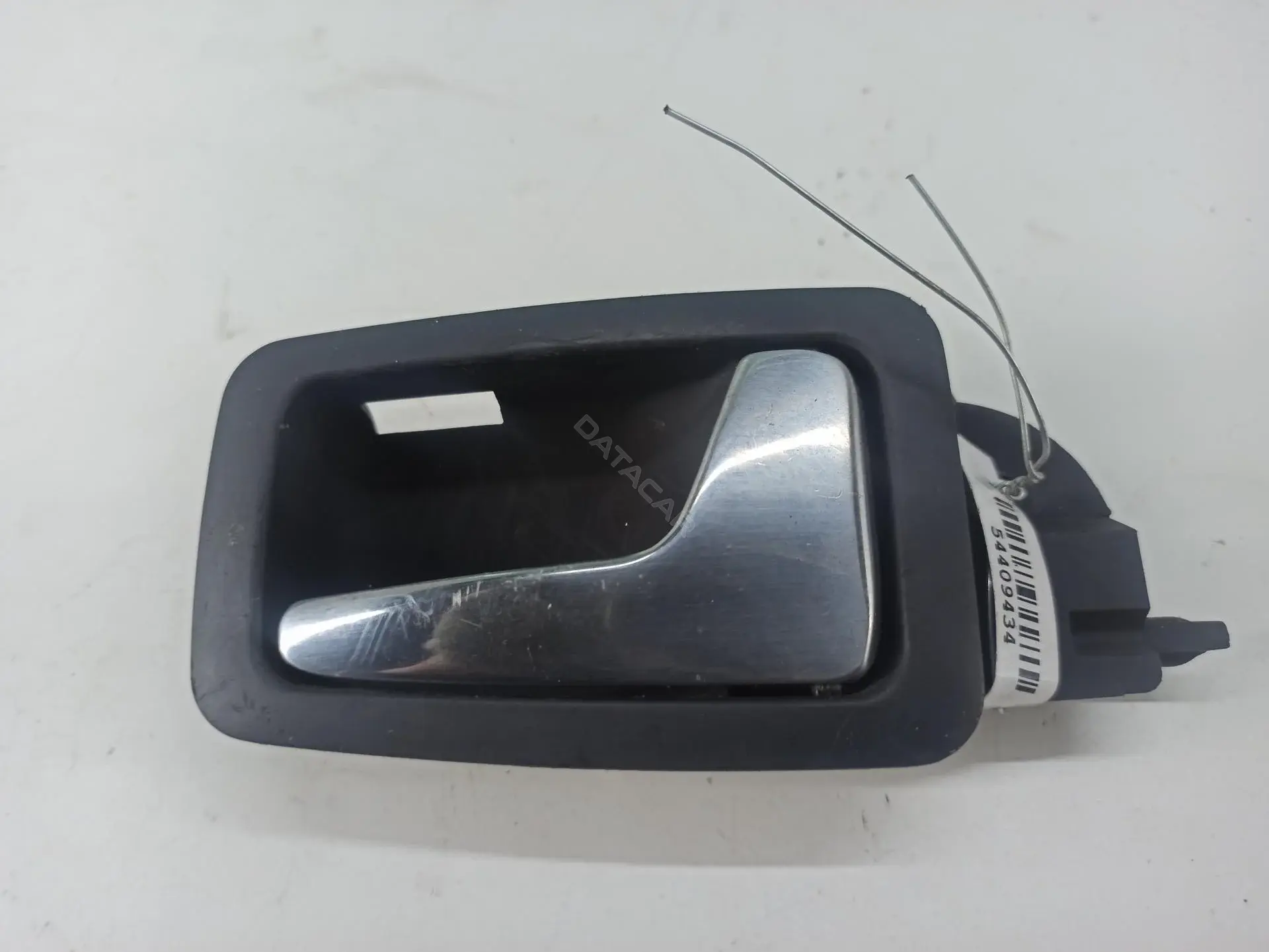 Ручка двери 4D0837020F