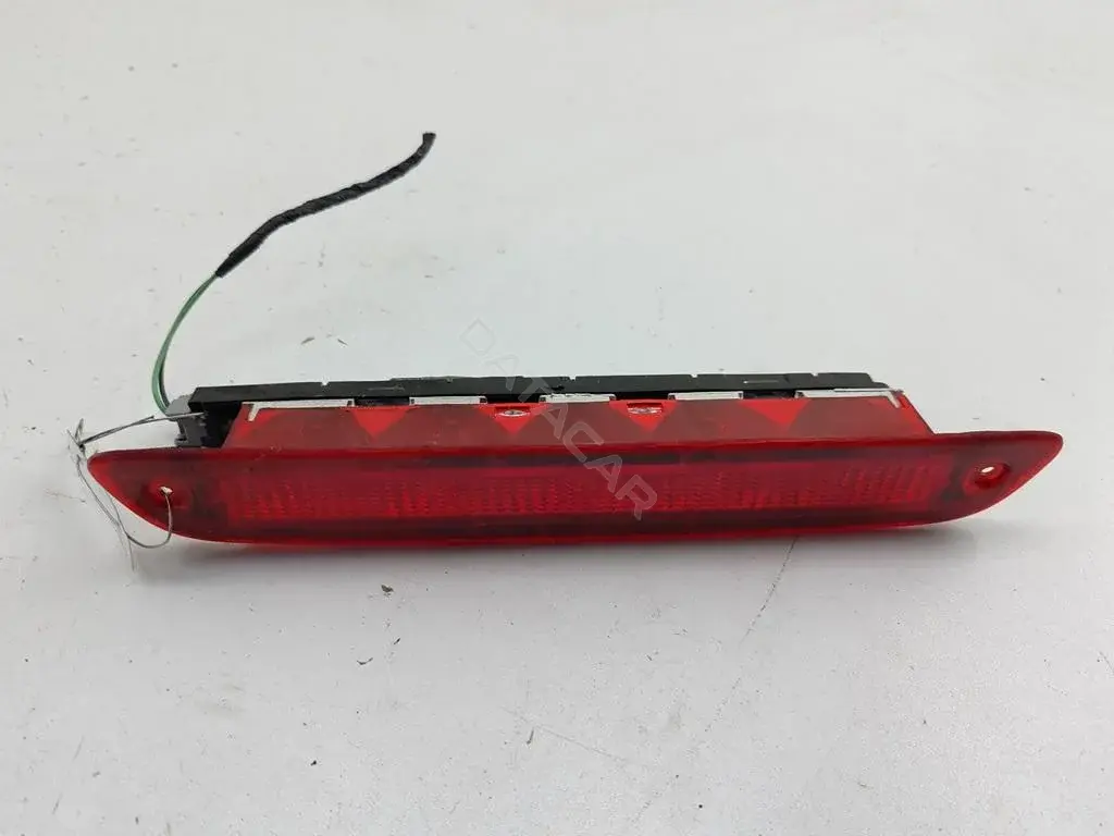 Фонарь стоп сигнала YL8413A613