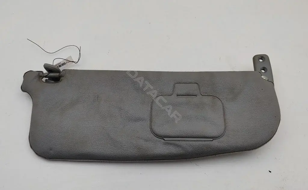 Козырек солнцезащитный MR216240