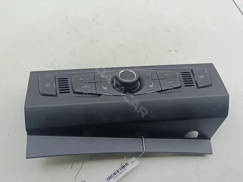 Переключатель отопителя 8T1820043P