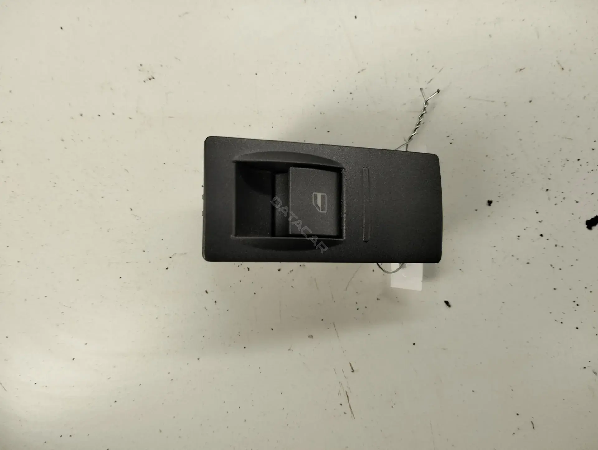 Кнопка стеклоподъемника 3D0959858E