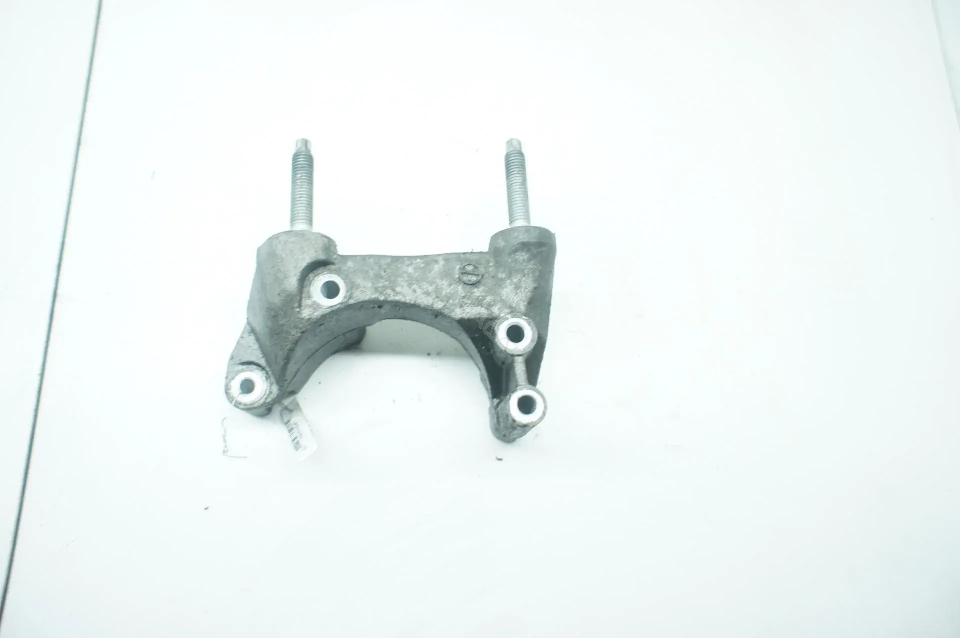 Подушка двигателя (Опора) AT3VA66906030AB
