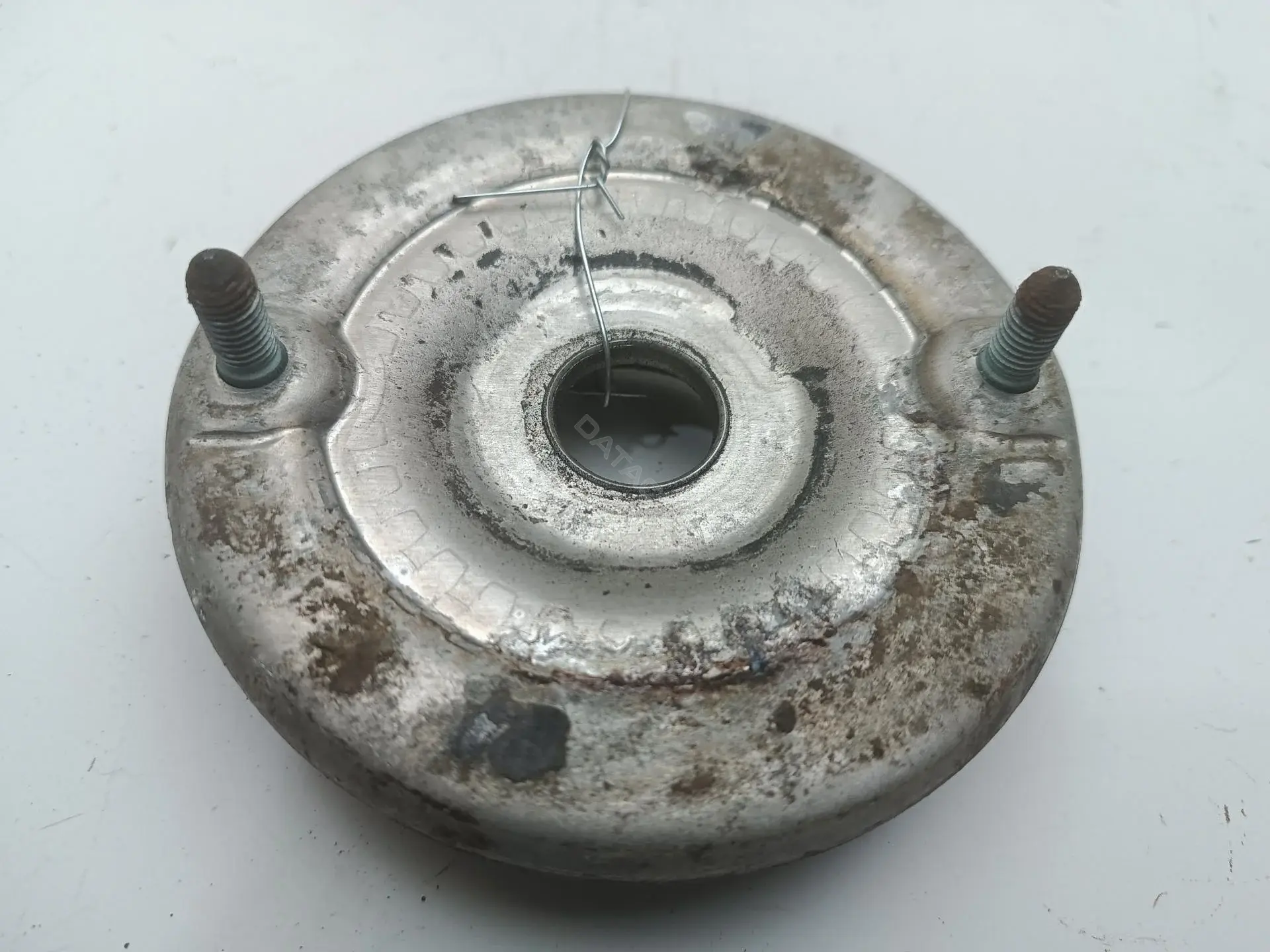 Опора амортизатора 8D0412111C