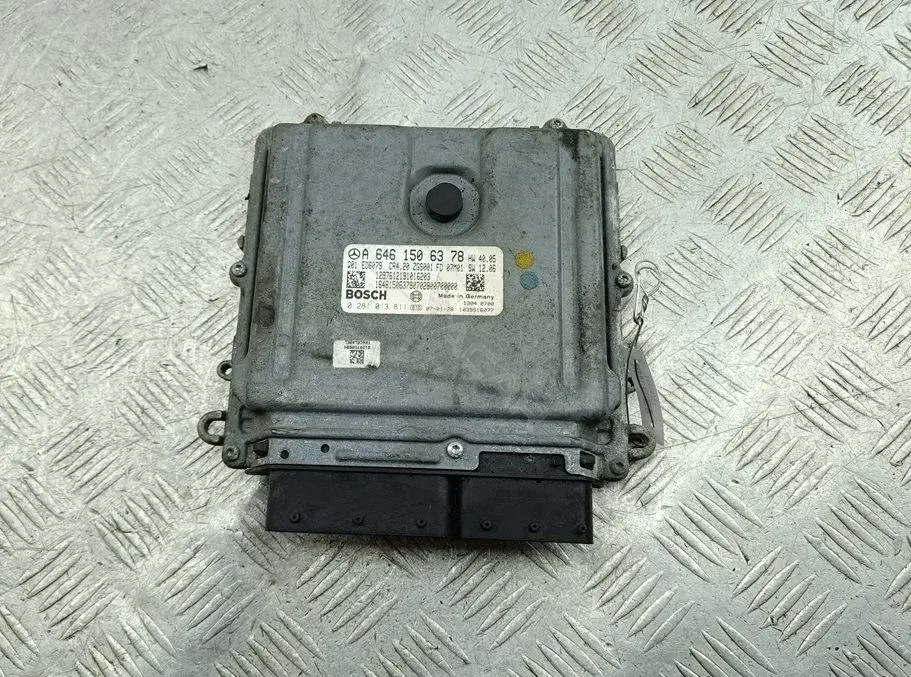 Блок управления двигателем 0281013811, 6461506378