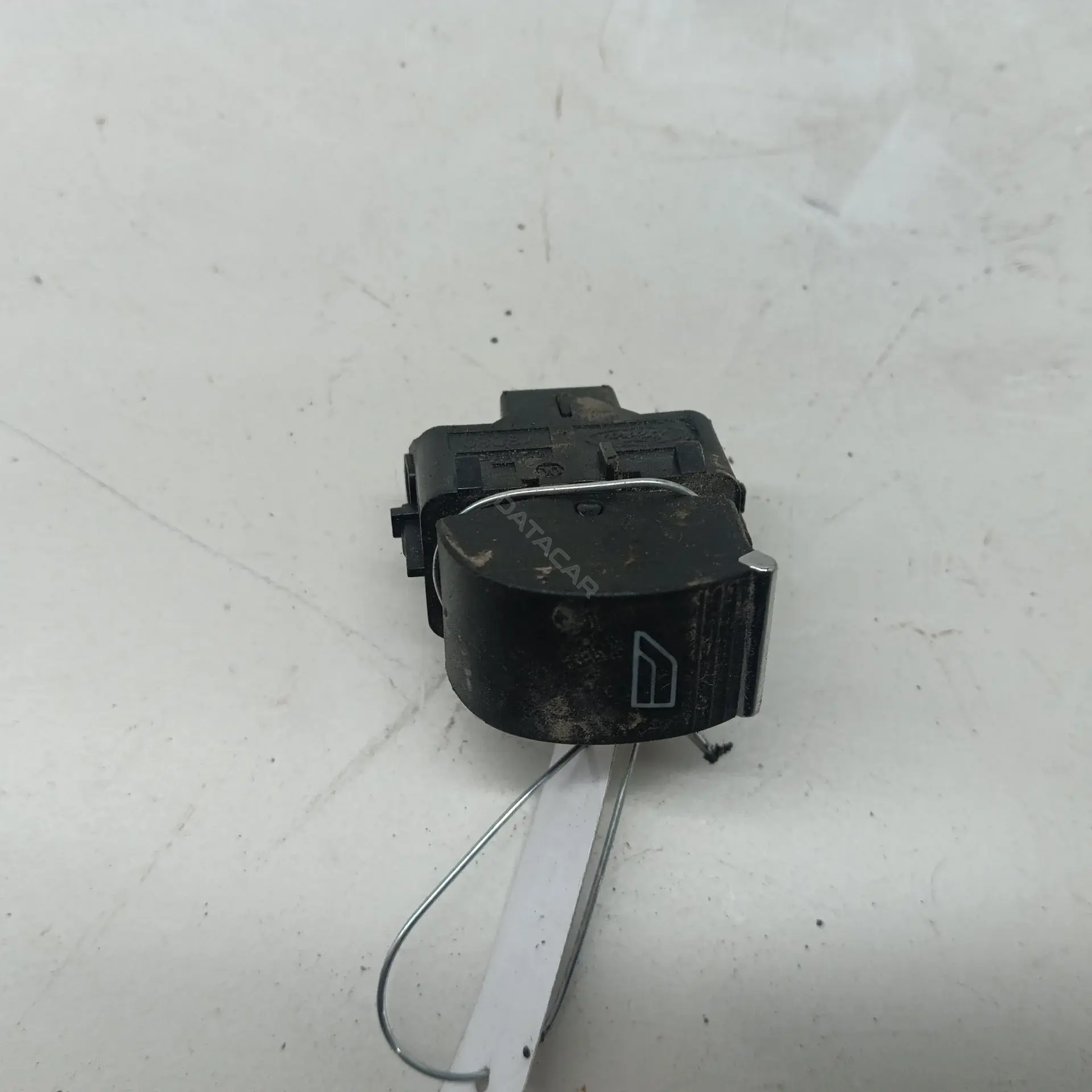 Кнопка стеклоподъемника BM5T14529AB