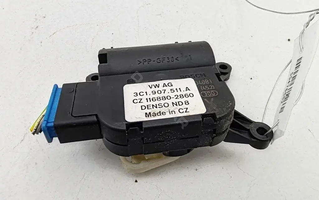 Мотор заслонки печки 3C0907511A