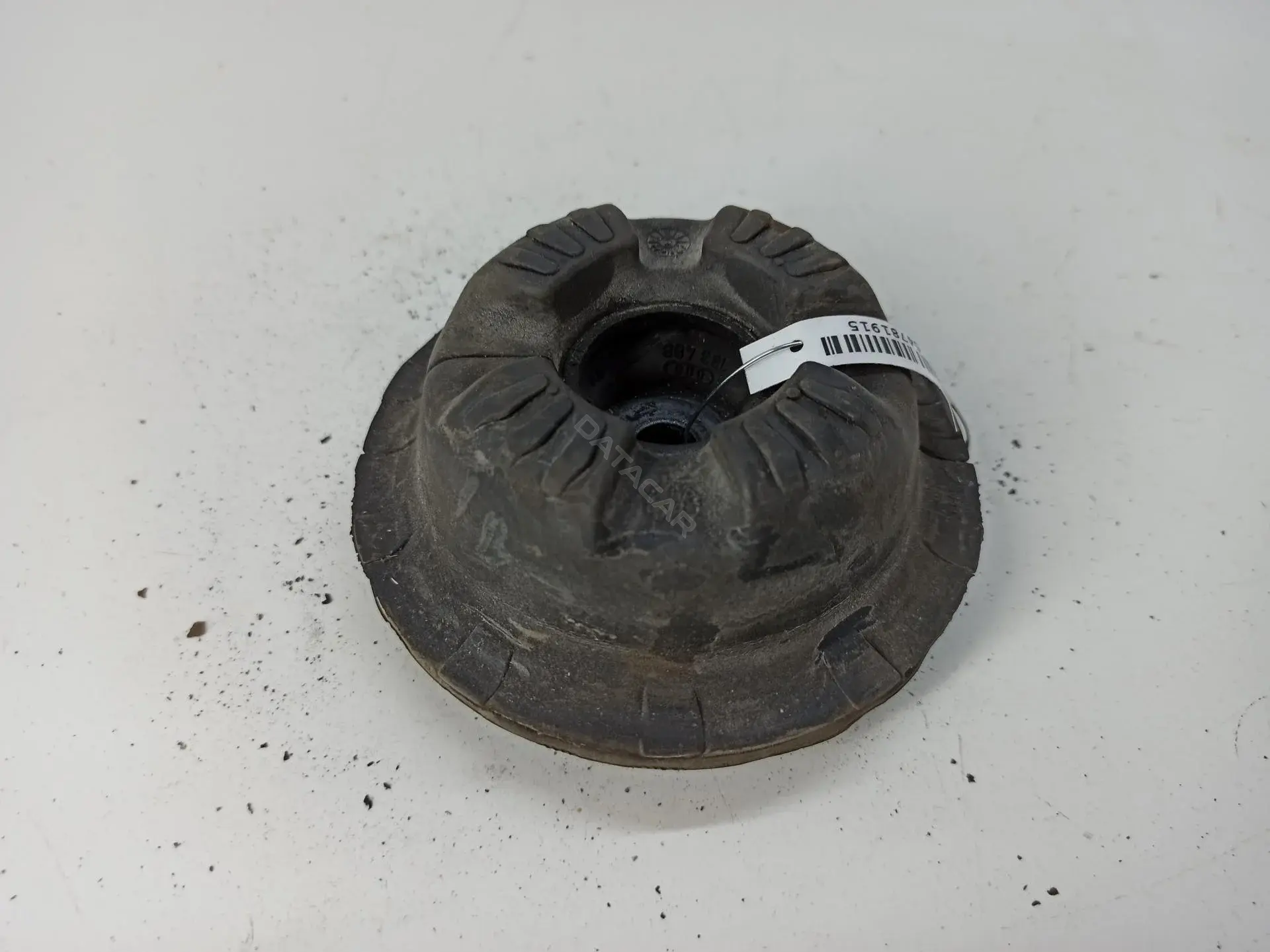 Опора амортизатора 8E0412377