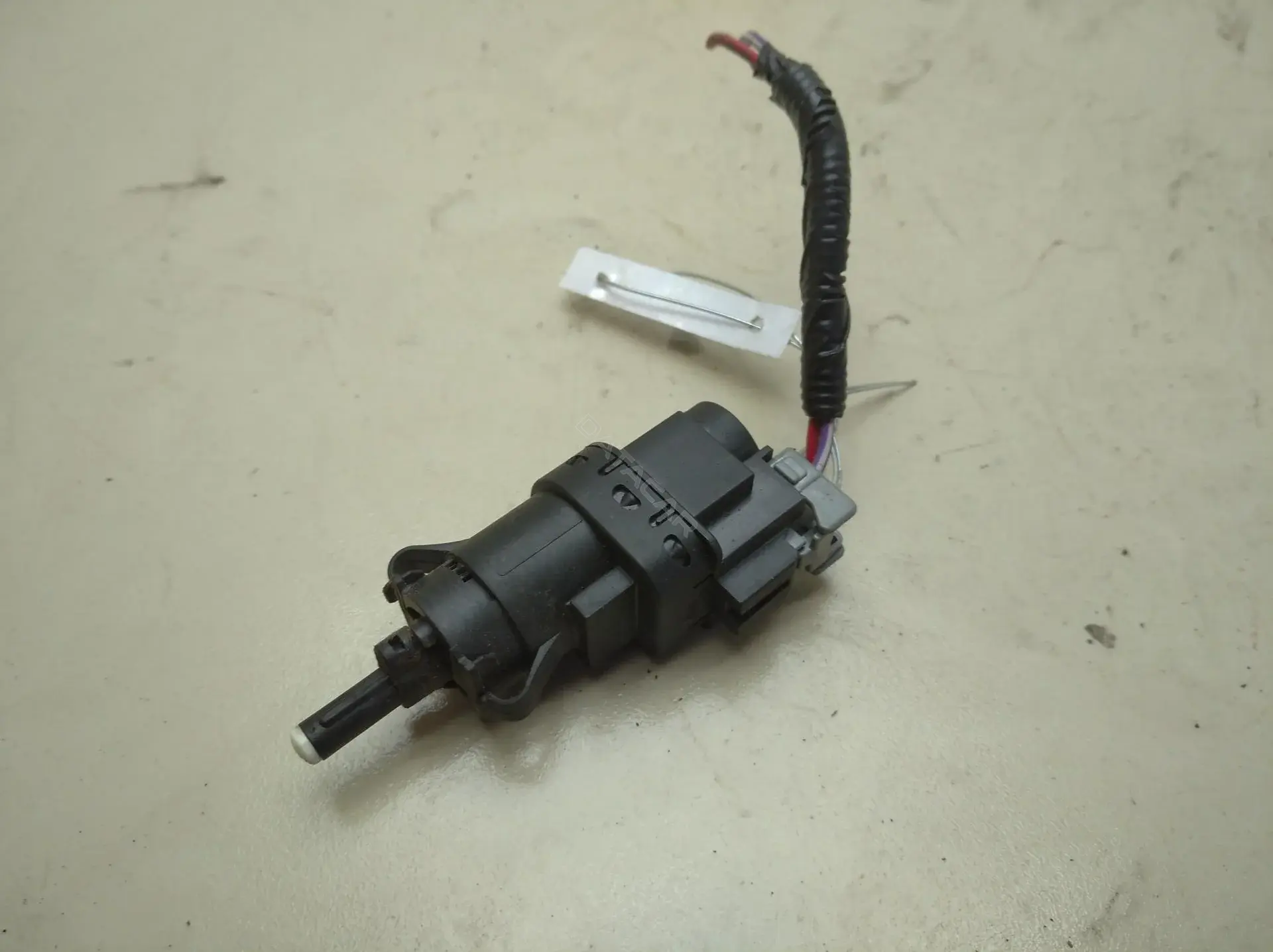 Датчик стоп сигнала 3m5t13480ac