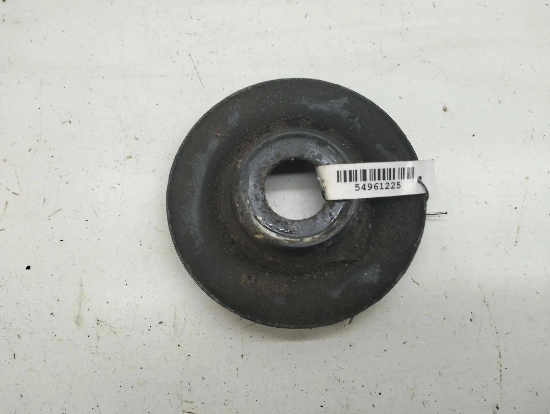Опора амортизатора 357412341A