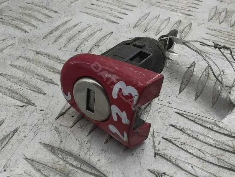 Личинка замка двери 1U0837167