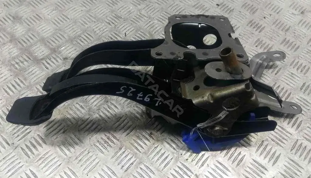 Скоба суппорта 93BB7L1560AD