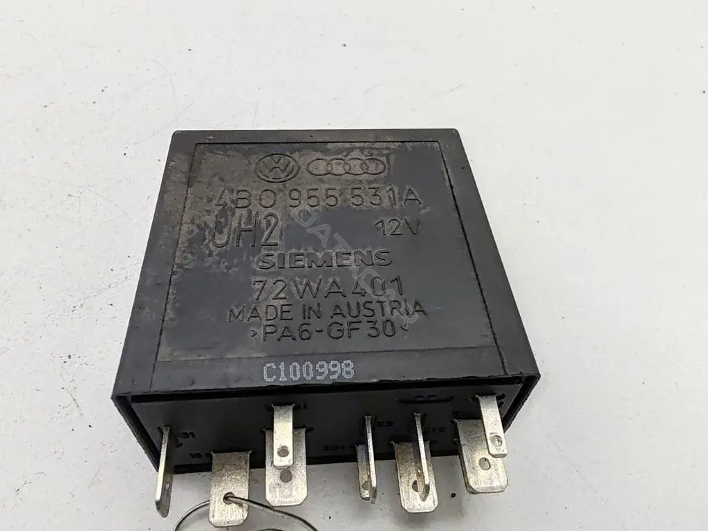 Реле стеклоочистителя 4B0955531A