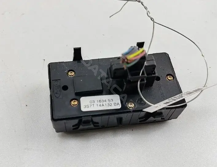 Кнопка стеклоподъемника 3S7T14A132BA