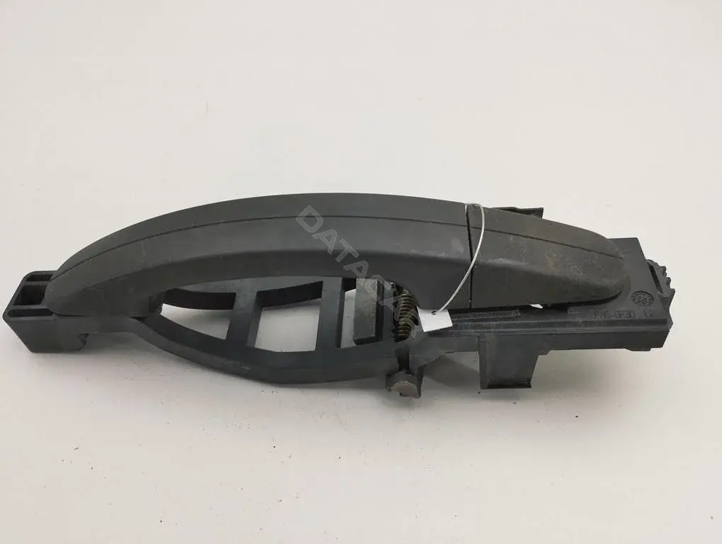 Ручка двери 3M51R224A37AD