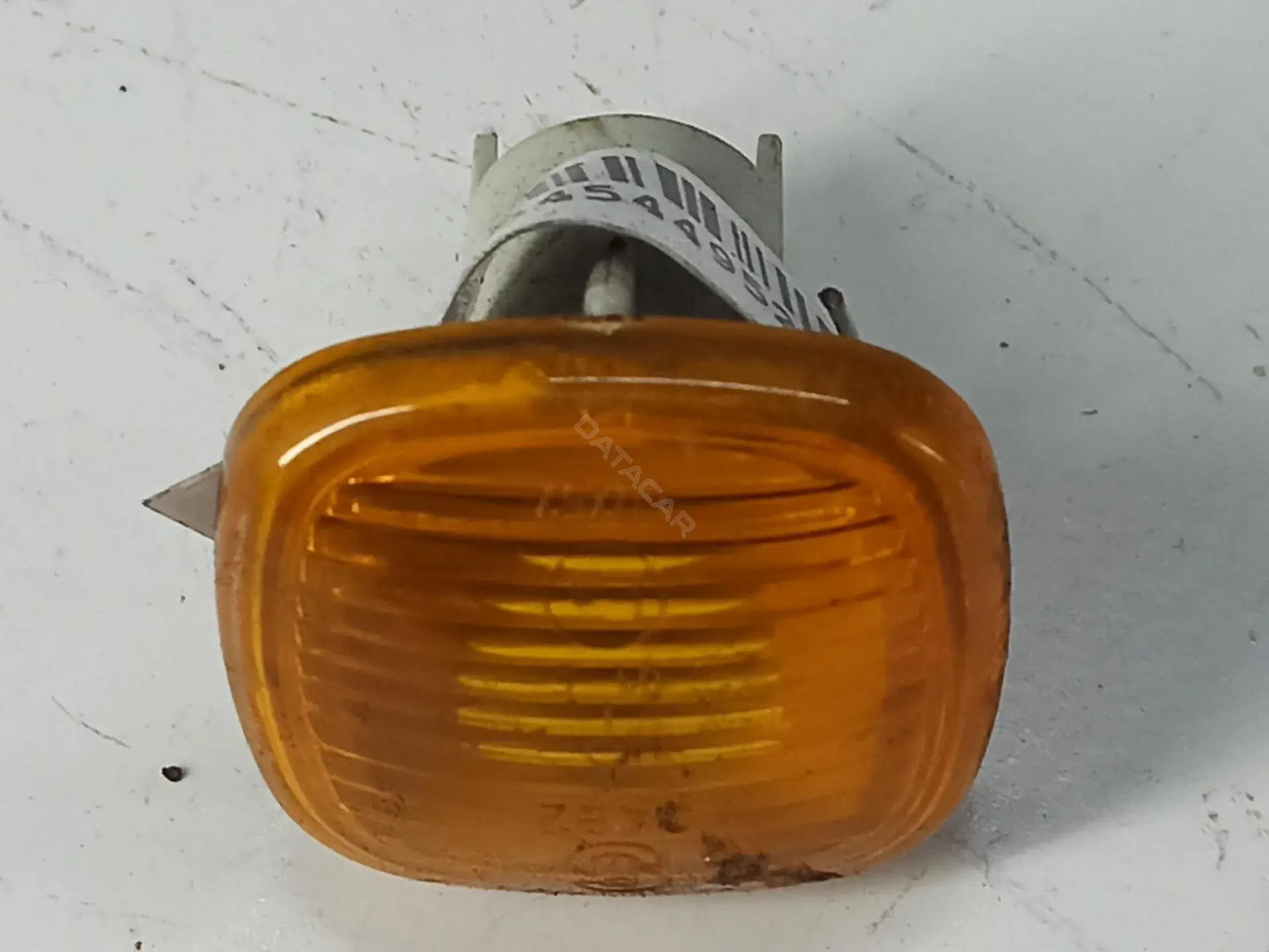 Повторитель передний 8D0853973