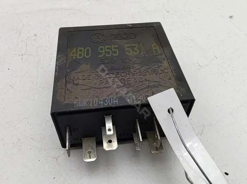 Реле стеклоочистителя 4B0955531A