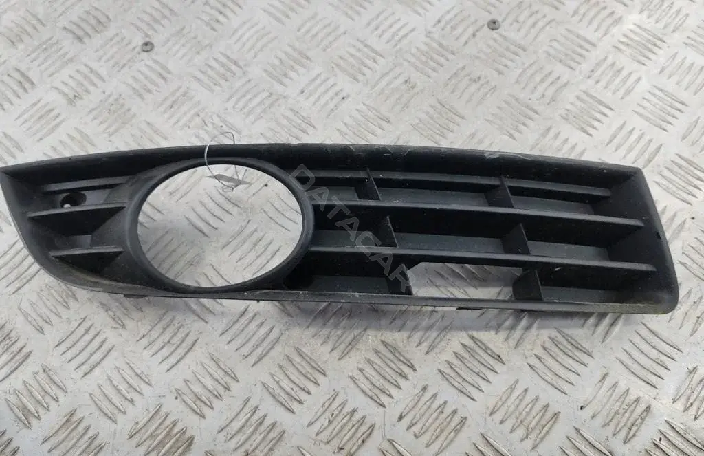 Рамка фары противотуманной 3C0853666A