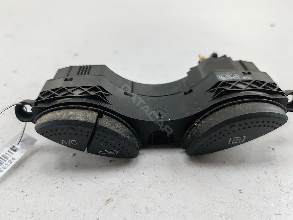 Кнопка обогрева стекла YS4T19A945BA