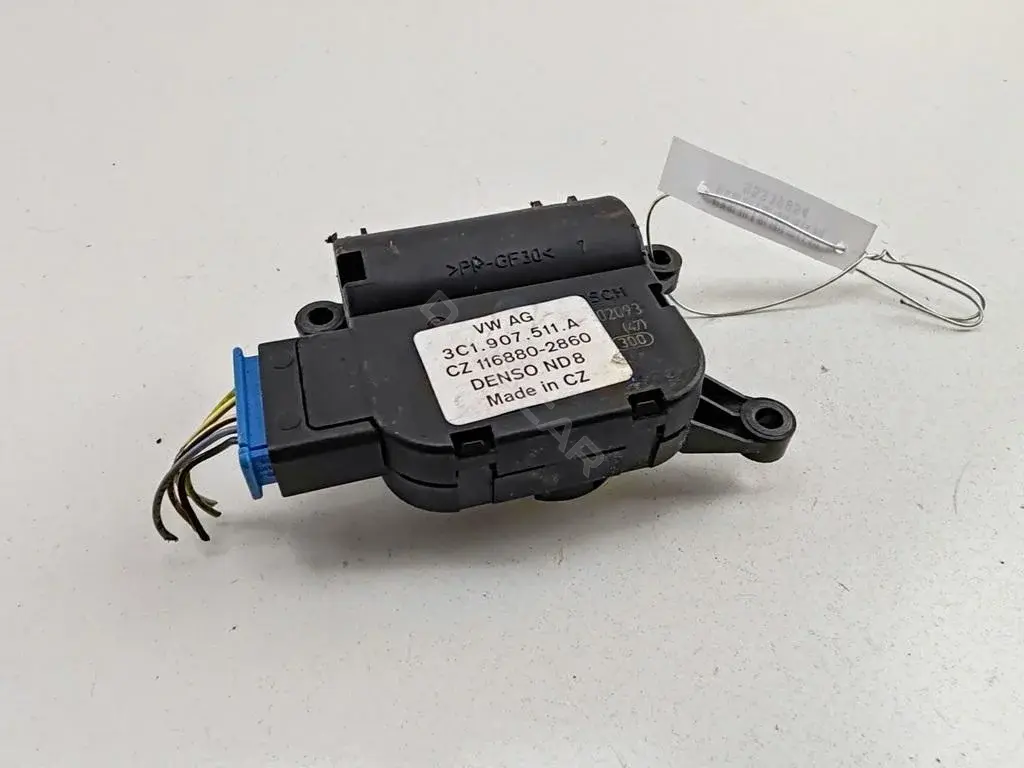 Мотор заслонки печки 3C0907511A