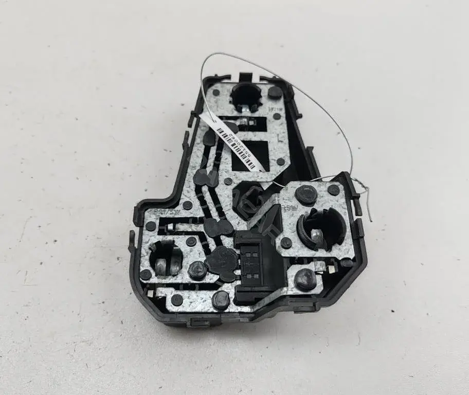 Панель (плата) фонаря заднего 95VW13N004DA