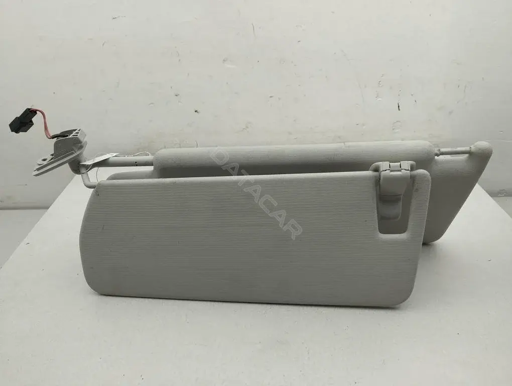 Козырек солнцезащитный 3C0857552