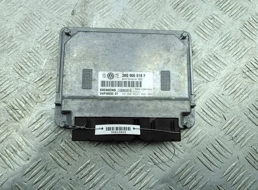 Блок управления двигателем 3B0906018F