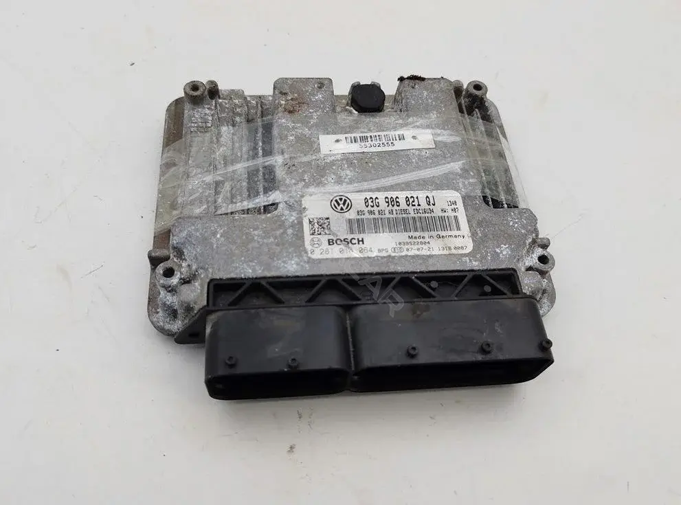 Блок управления двигателем 03G906021QJ