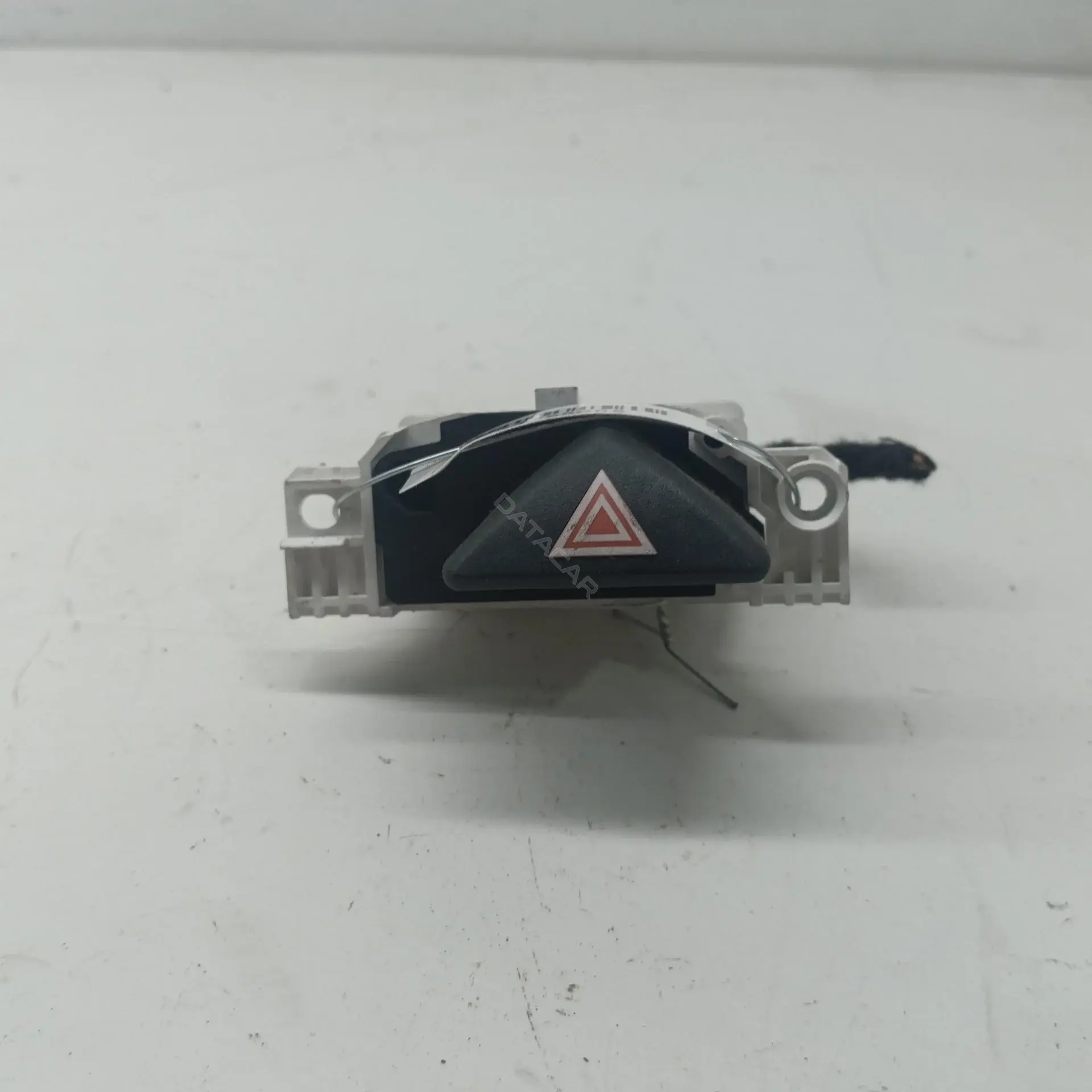 Кнопка аварийки 2M5T13A350AA