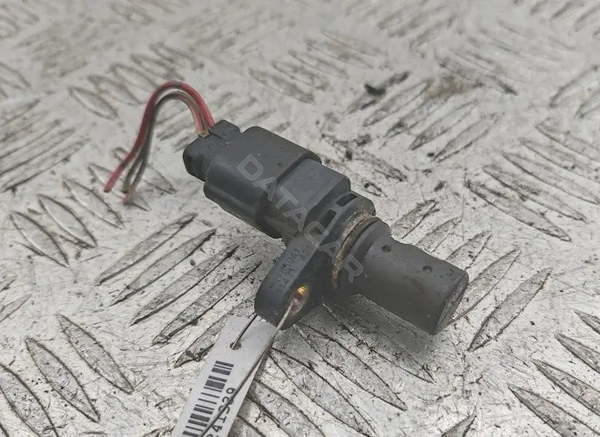 Датчик коленвала MR985041