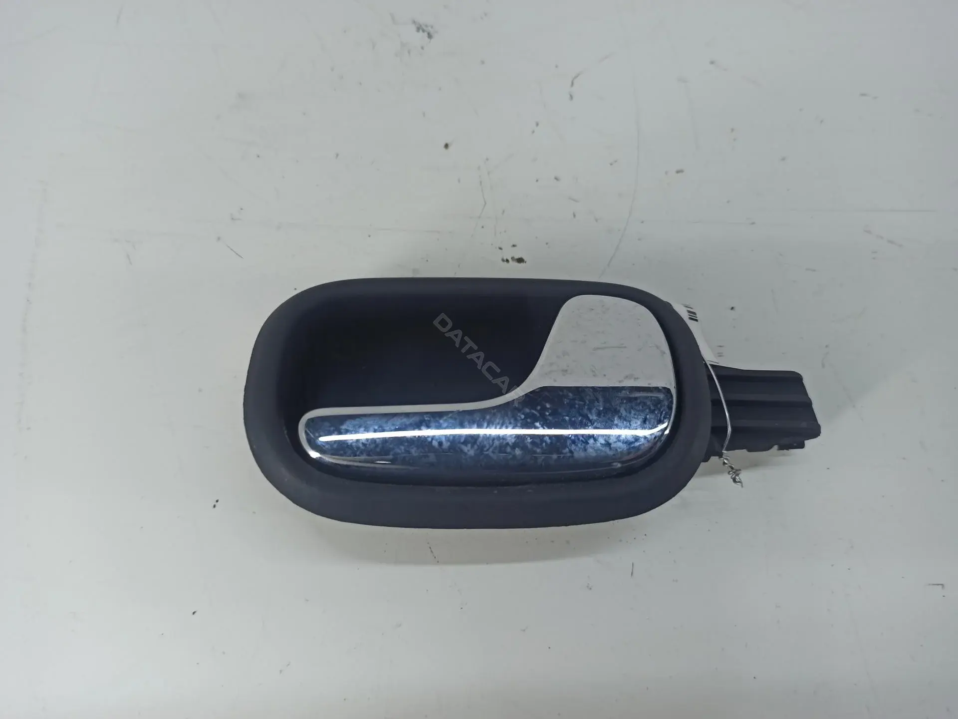 Ручка двери 8D0839020