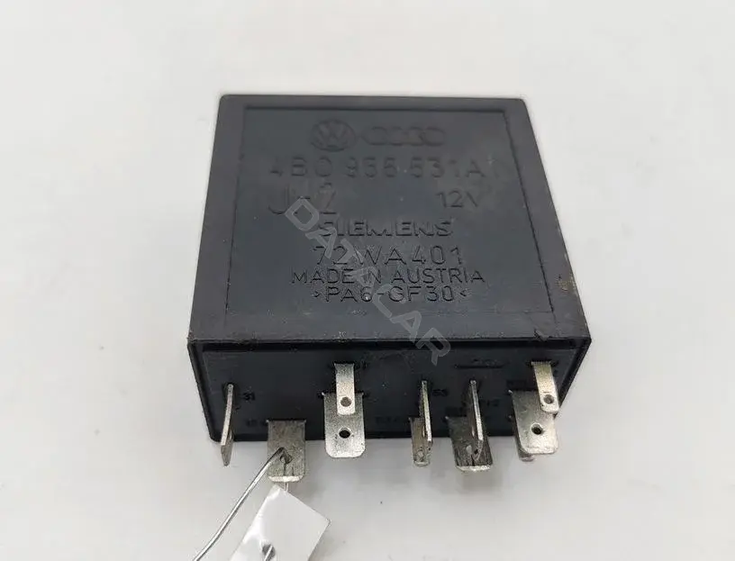 Реле стеклоочистителя 4B0955531A