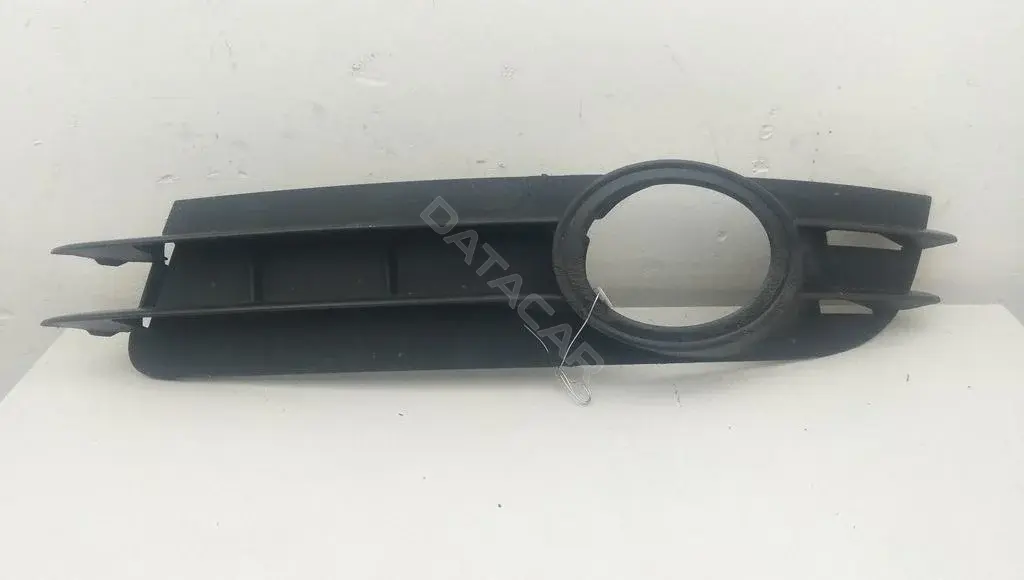 Рамка фары противотуманной 4F0807681A