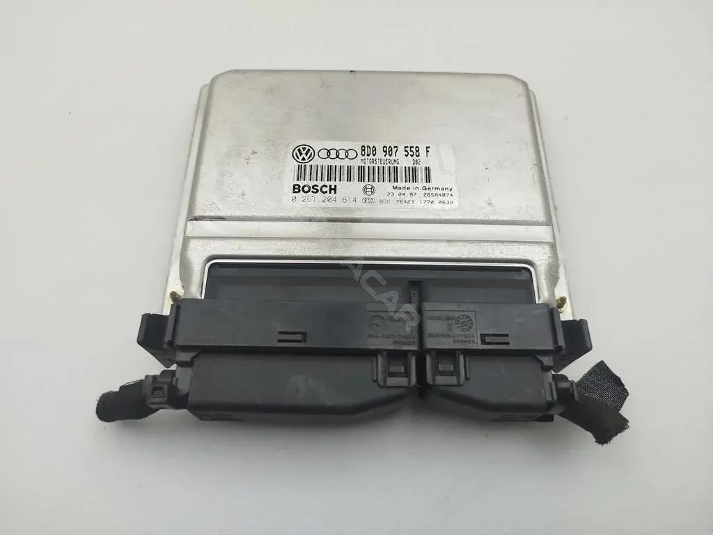Блок управления двигателем 8D0907558F