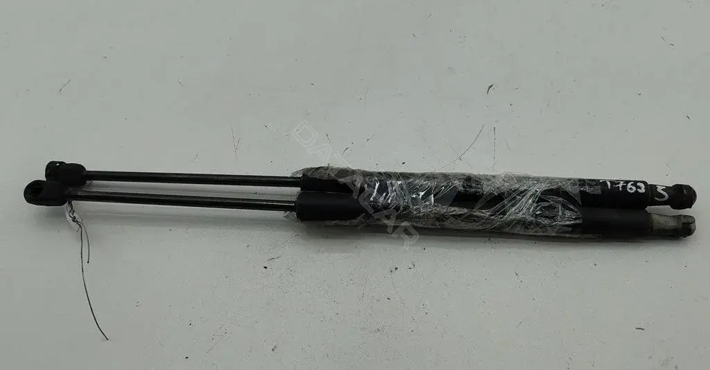 Амортизатор крышки багажника, капота, заднего стекла 3C9827550A