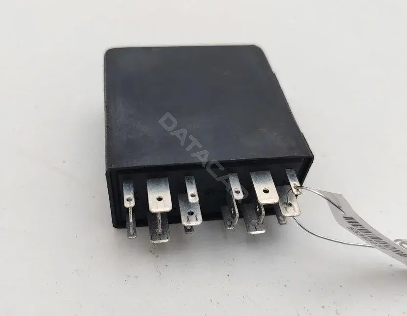 Реле стеклоочистителя 4B0919471A