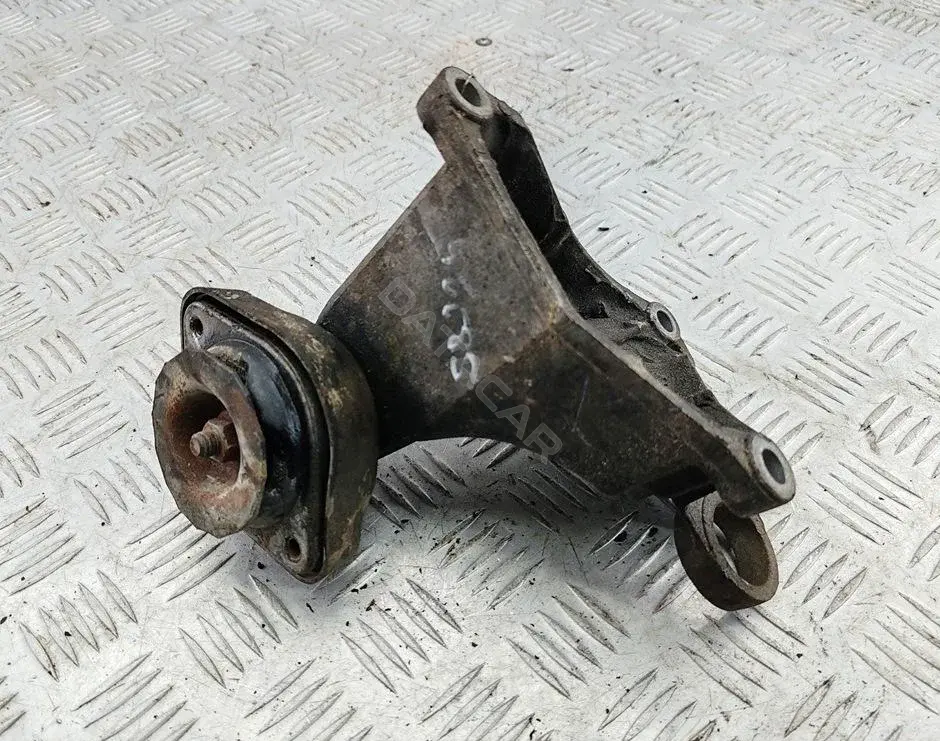 Подушка КПП 8D0399114S