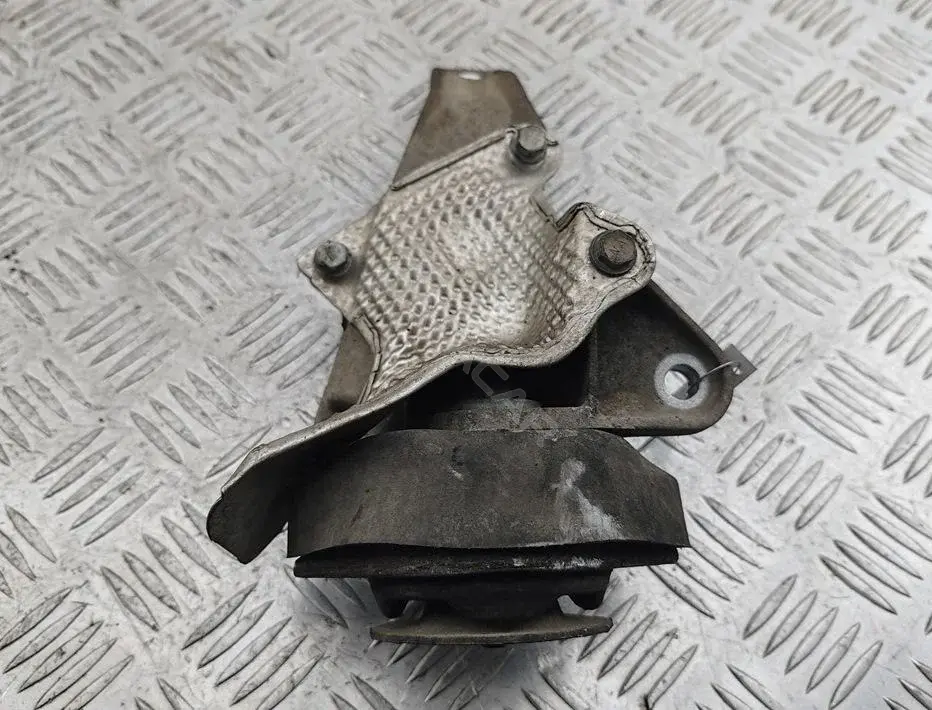 Подушка КПП 8D0399114T