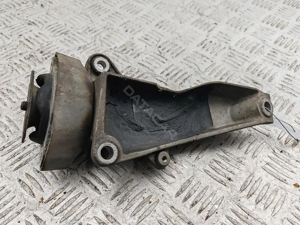 Подушка КПП 8D0399114T