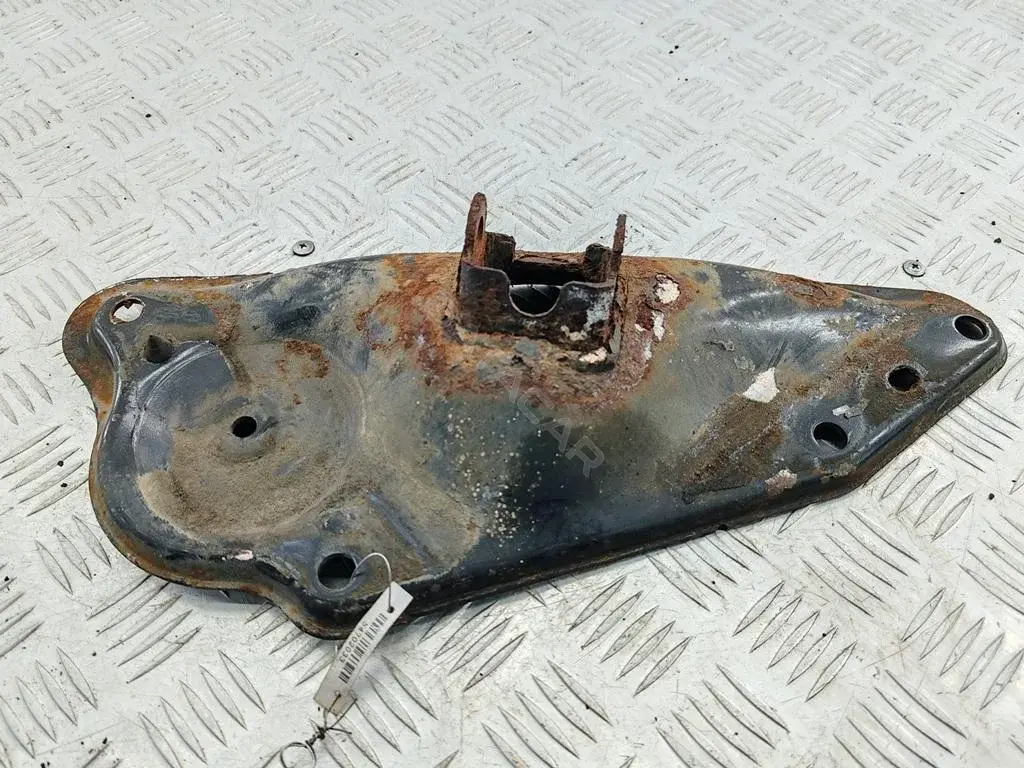 Опора амортизатора 54702033