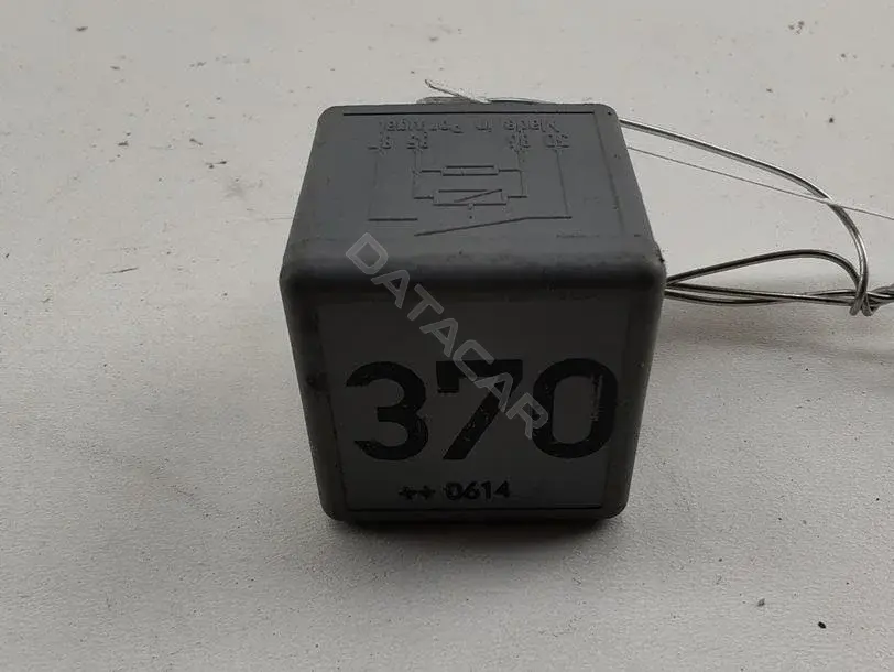 Многофункциональное реле 8D0951253