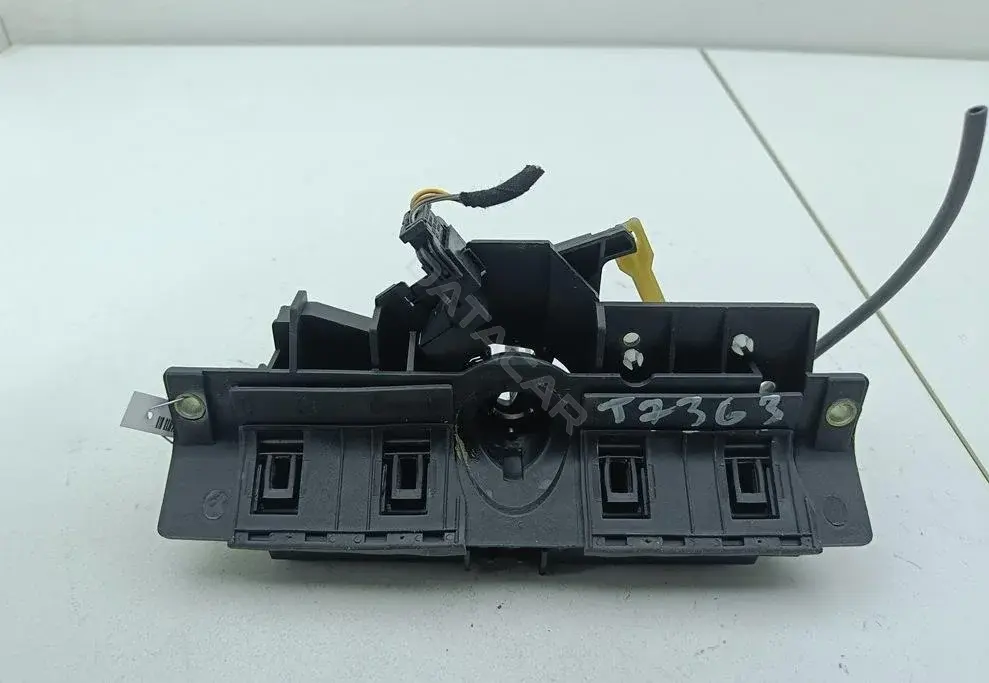 Ручка крышки багажника 4B0827585B