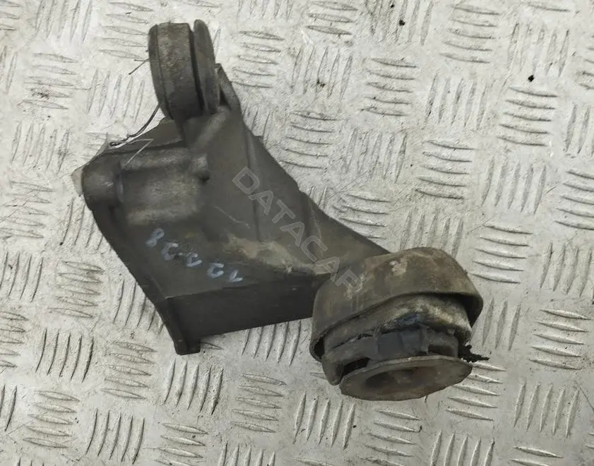Подушка КПП 8D0399114S