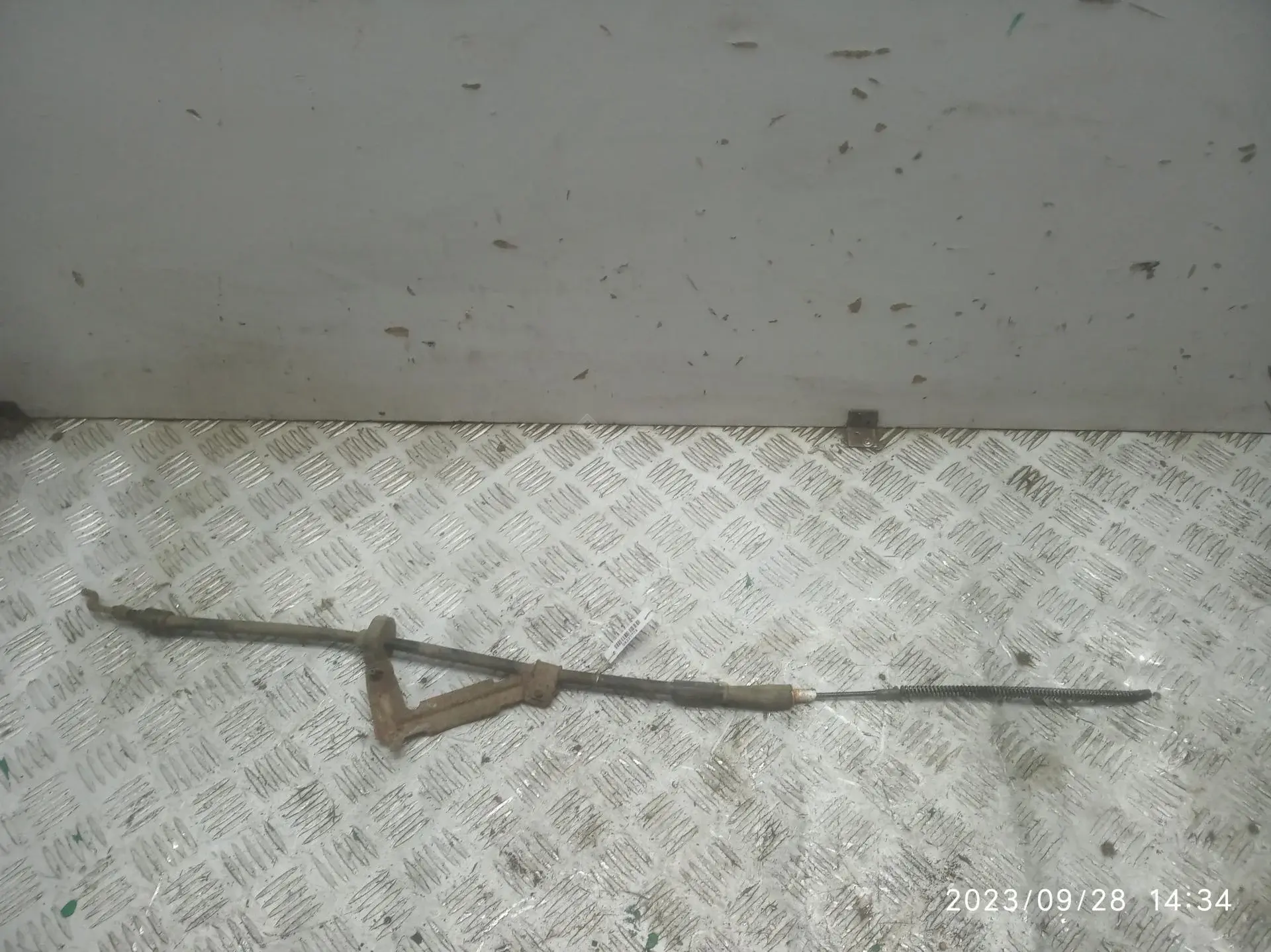 Трос ручника 701609701