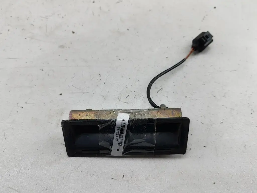Ручка крышки багажника 1J0827566D