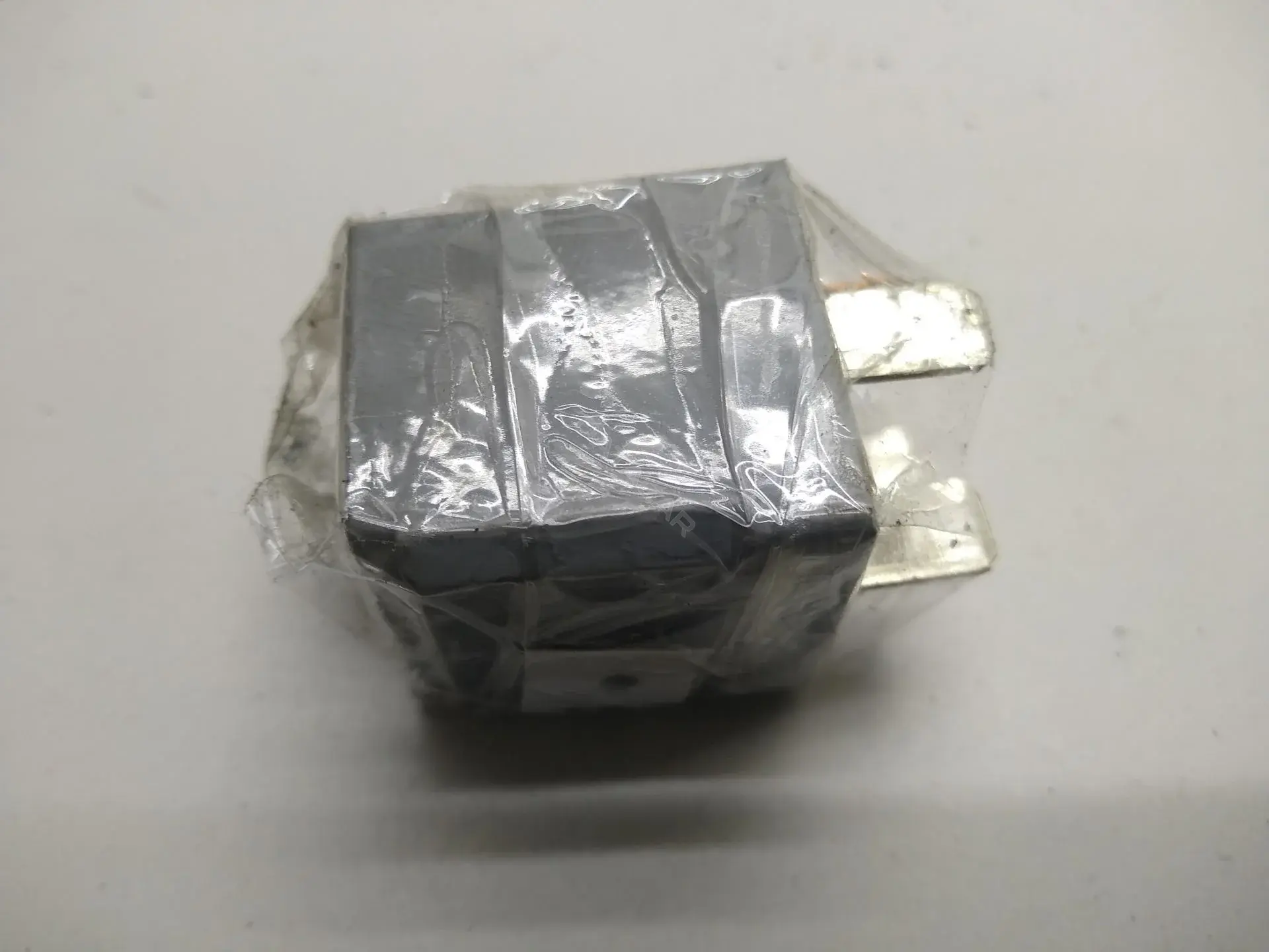 Многофункциональное реле 4F1T14B192BA