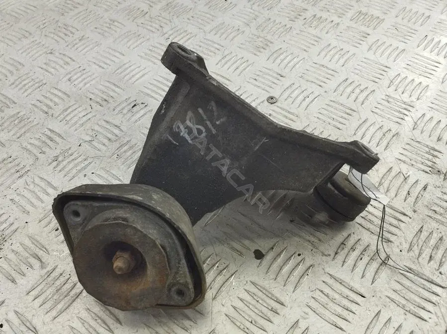 Подушка КПП 8D0399114S
