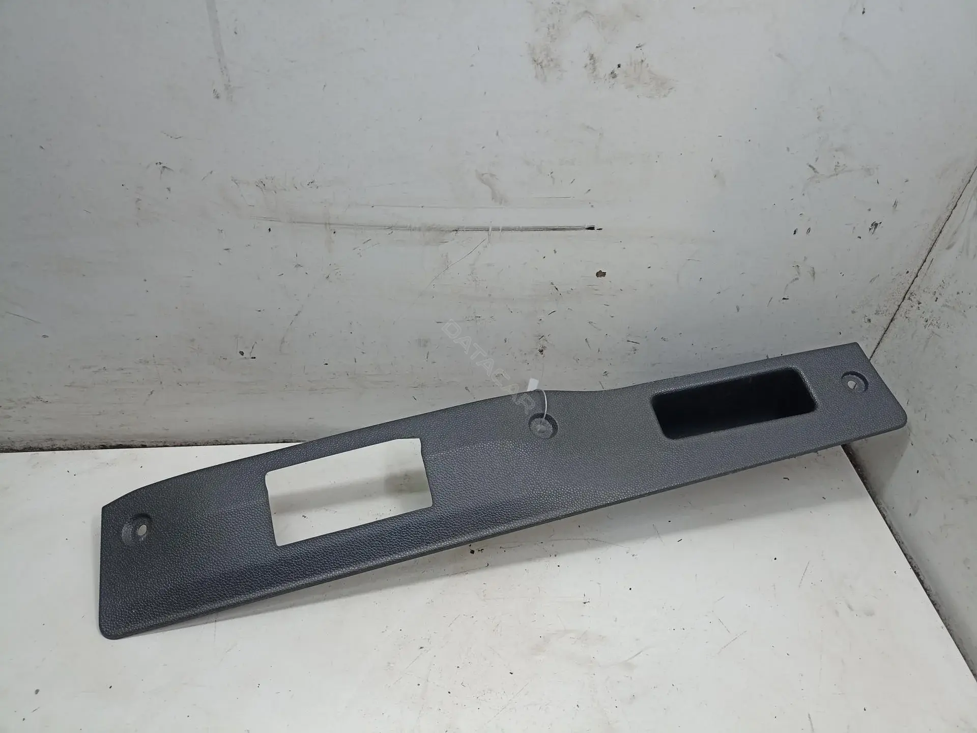 Ручка крышки багажника 13164649