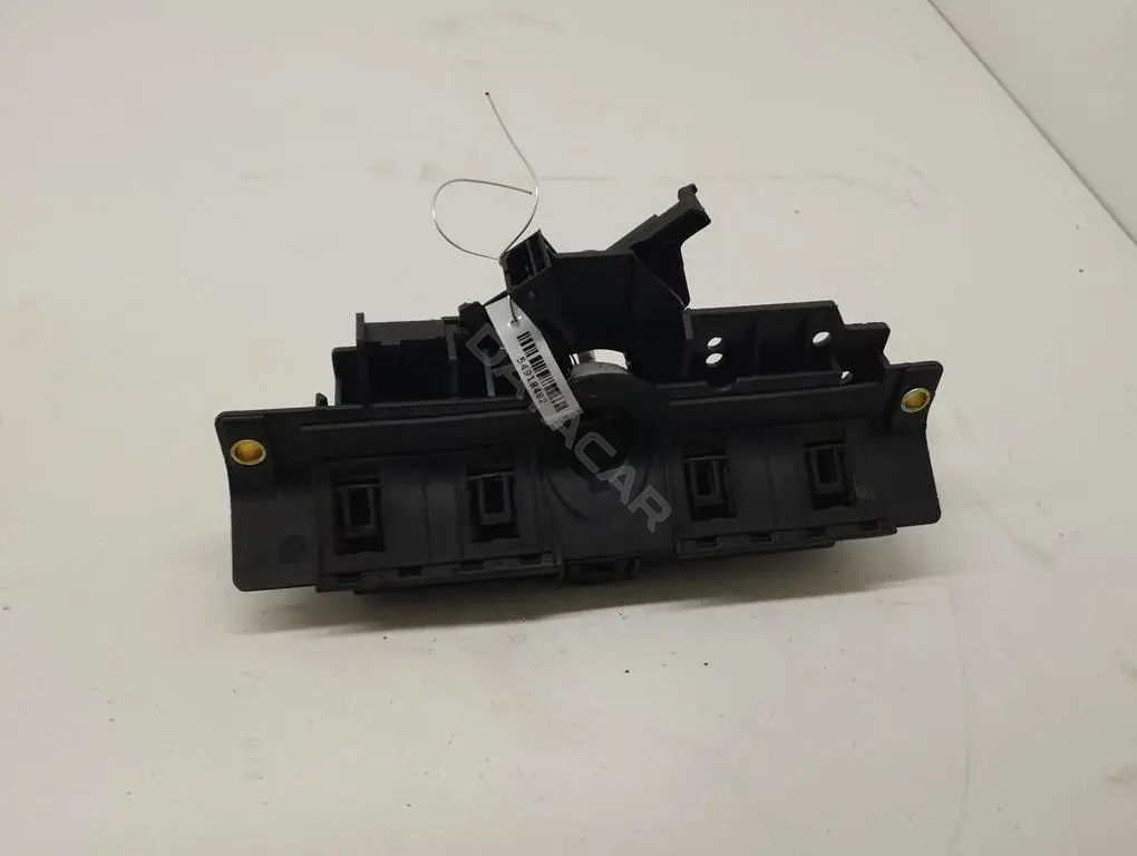 Ручка крышки багажника 8D9827565H