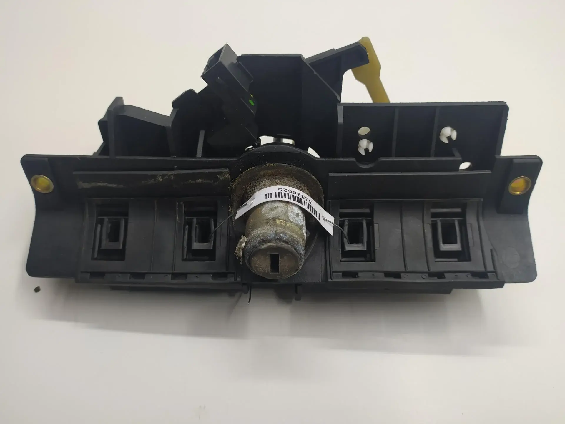 Ручка крышки багажника 4B0827565F